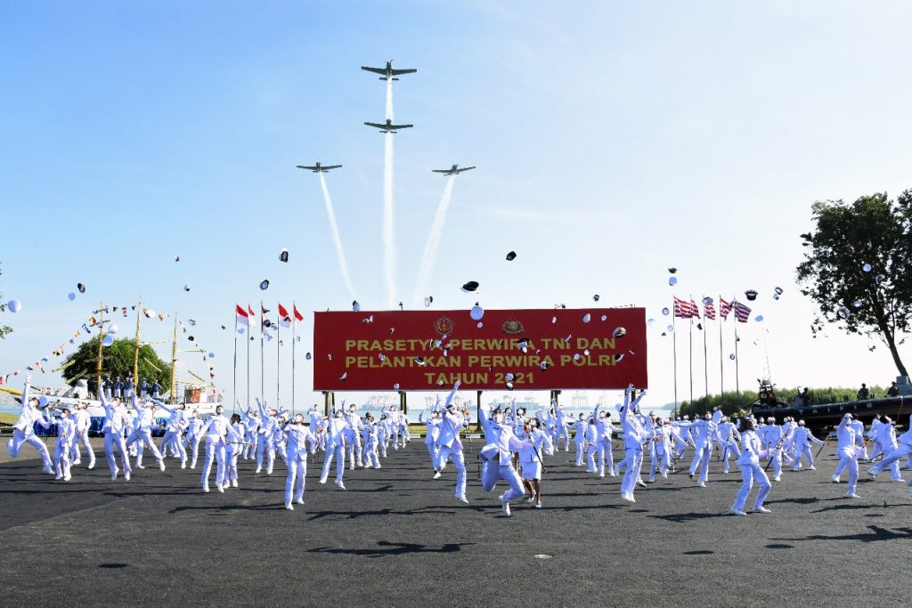 101 Perwira Remaja TNI AL Dilantik Presiden RI Dalam Upacara Prasetya Perwira TNI