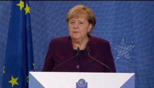 Jiwa Merdeka Angela Markel, Pelayan Rakyat Tanpa Kamera Pencitraan