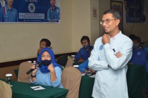 Kritik Adalah Obat Kemajuan Demokrasi