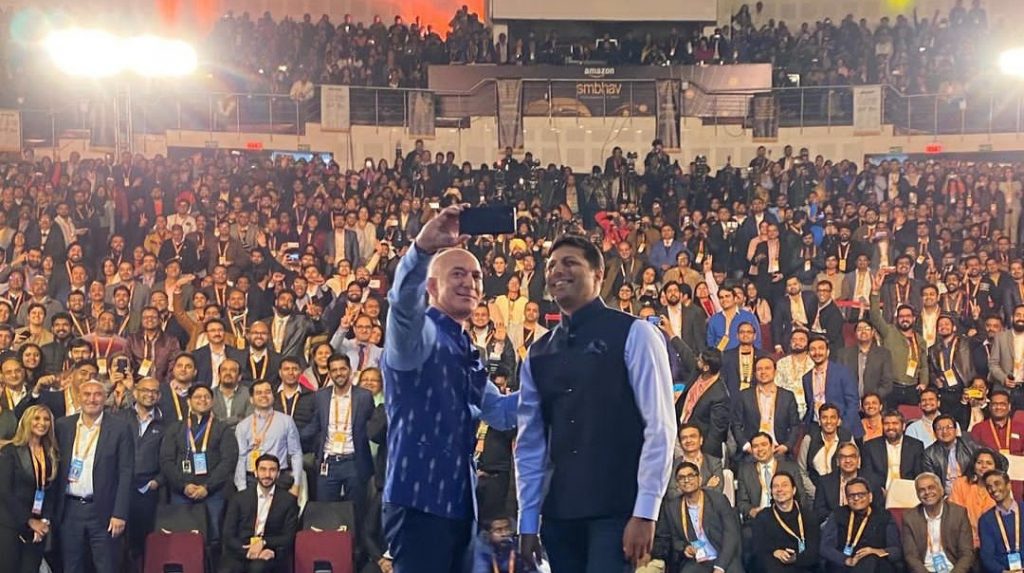 Singkirkan Jeff Bezos, Ini Pria Terkaya di Jagat Raya