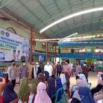 Kapolres, Dandim, Pimpinan Pesantren beserta jajaran menyaksikan vaksinasi santri