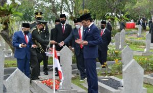 Peringatan Hari Pahlawan di TMP Kalibata