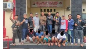 Oknum ASN dan 6 Temannya Gilir 4 Siswi Cantik Semalaman di Kebun Karet