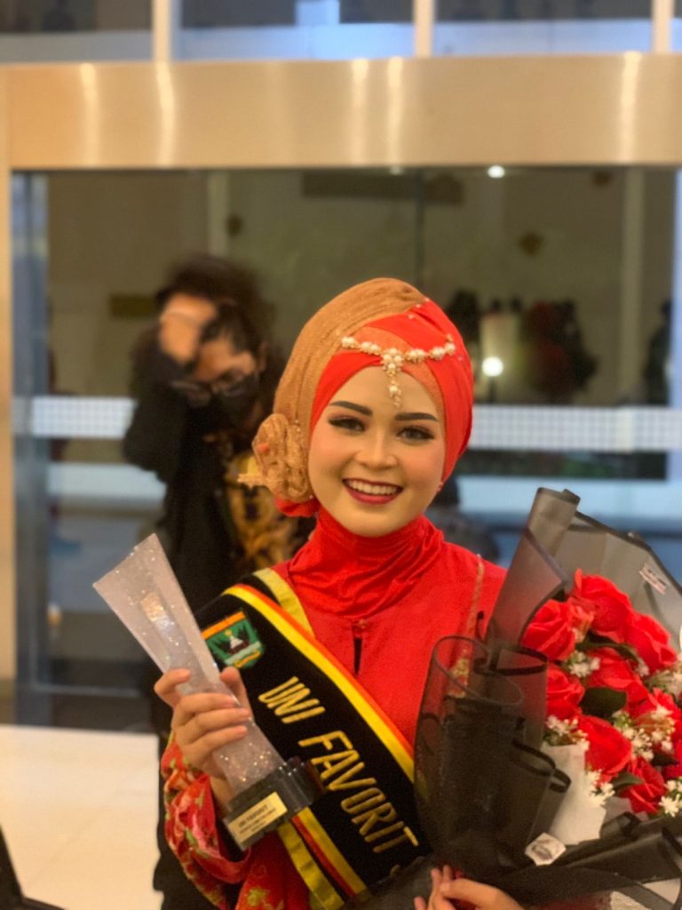 Elsa Rahmatillah, Uni Favorit Sumatera Barat Bercita-cita Jadi Makeup Artist Profesional