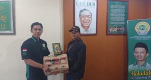 Pesantren dan Majlis Ta’lim Terima Bantuan Quran dari Garda Bangsa Sumedang