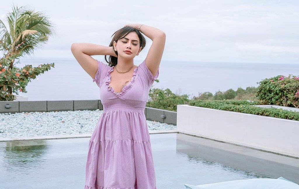 Heboh Selebgram Cantik Ini Diintip di Vila, Polisi Langsung Bergerak