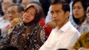 Kungker Jokowi & Risma Tinjau Penyaluran Bansos di Sintang Kalbar