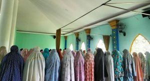Kapan Wanita Shalat Zhuhur di Hari Jumat?
