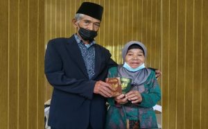 Cerita Kepala KUA Kemalang Nikahkan Kakek Berusia 93 Tahun