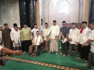 Plt. WaliKota Bekasi Shalat Tarawih Bersama Di Masjid Al- Hidayah Jati Bening Kota Bekasi