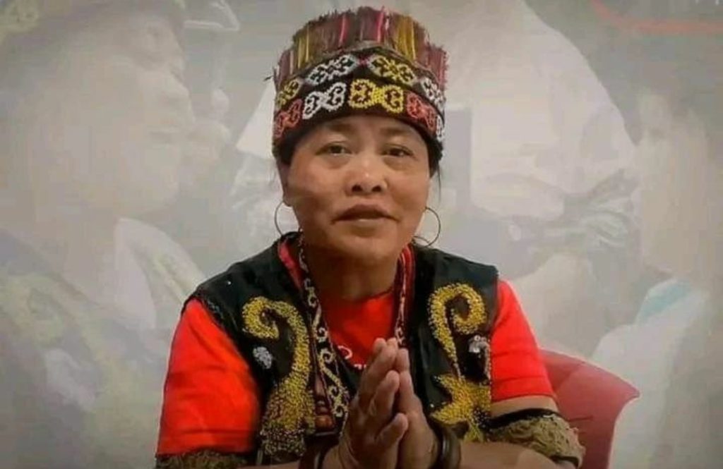 Pengobatan Alternatif Viral di Mana-mana, Inilah Sosok Ibu Ida Dayak