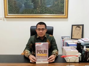 Peringatan HUT Polri ke-77, Pengamat Keamanan Terbitkan Buku “Polri Presisi, Polri Mengabdi: Reformasi Polri di Era Digital Society”