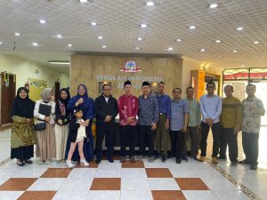 Rombongan Jamaah Program Riset dan Bedah Buku Syekh Nawawi al Bantani Bertemu Beberapa Kepala Sekolah di Jeddah