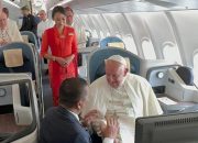 GARUDA INDONESIA LAYANI PENERBANGAN KENEGARAAN PAUS FRANSISKUS MENUJU PAPUA NUGINI
