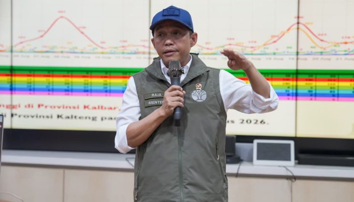 Trend Hotspot Turun, Menhut Raja Antoni: Ketegasan Presiden Prabowo Dorong Penanganan Karhutla