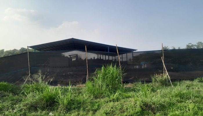 Rugikan Warga, Pabrik Ban Bekas di Cianjur Abaikan Sanksi